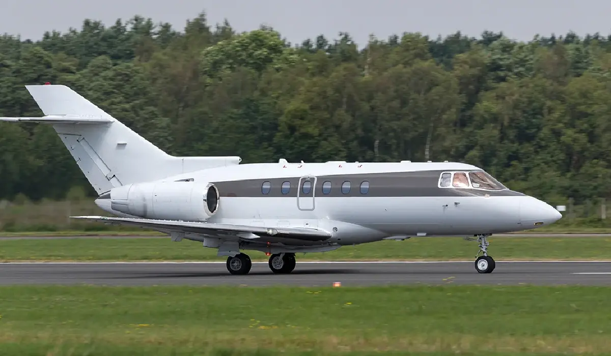 Beechcraft - Hawker 750 - Midsize Jet Rentals - Preowned Midsize Jet - Exclusive Concierge Club.webp